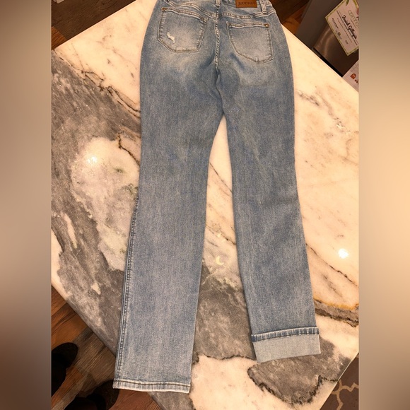 Judy Blue Size 7/28 Boyfriend Fit Cuff Stylish Blue Distressed Women Jeans - Picture 10 of 11